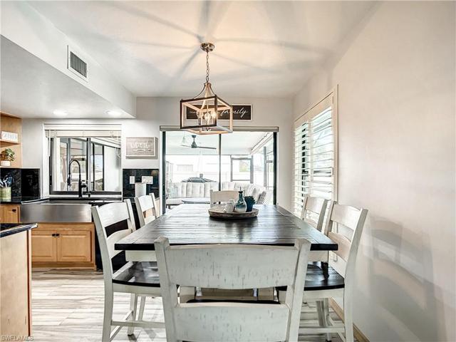 Dining room Kitchen