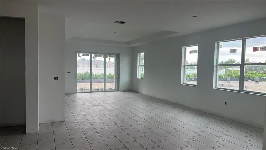 Casual dining and great room area