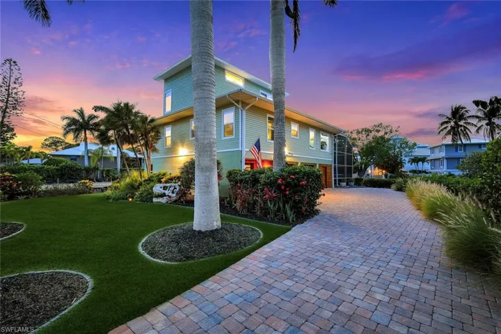 This stately home is SURE to impress!