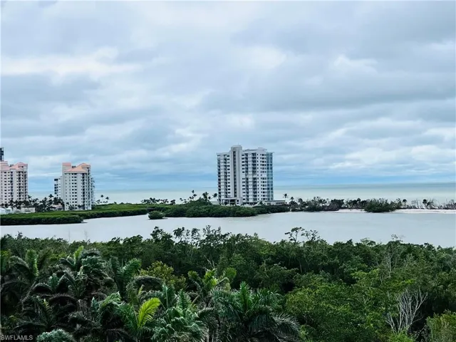 5550  Heron Point  DR, Naples, FL 34108