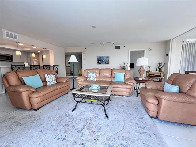 5550  Heron Point  DR, Naples, FL 34108