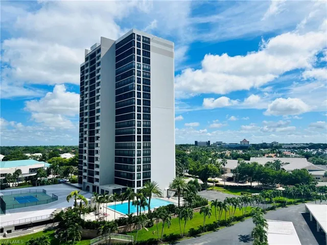 5550  Heron Point  DR, Naples, FL 34108