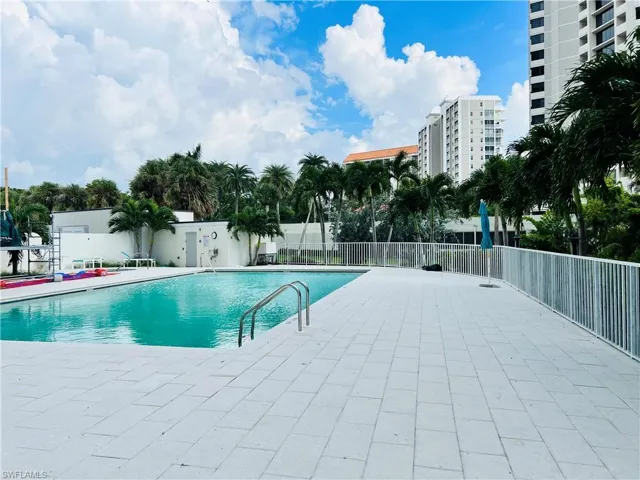 5550  Heron Point  DR, Naples, FL 34108