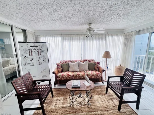 5550  Heron Point  DR, Naples, FL 34108