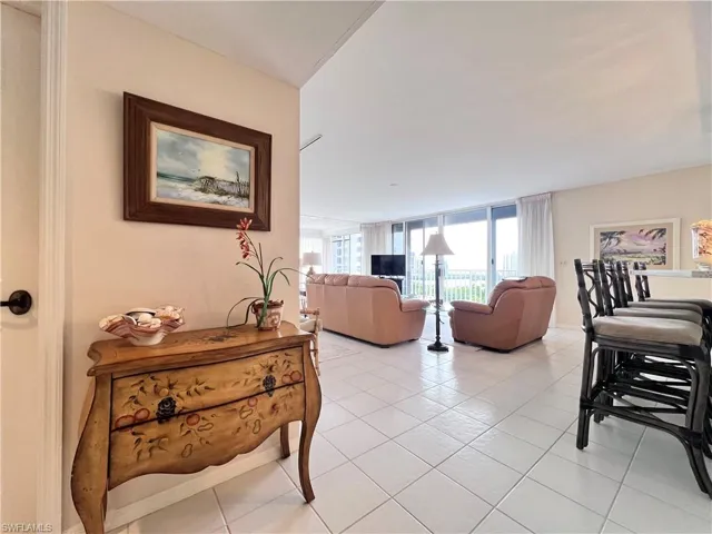 5550  Heron Point  DR, Naples, FL 34108