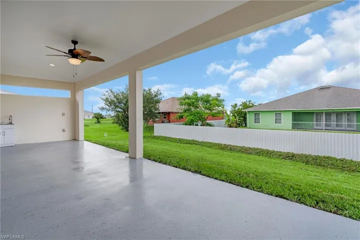 View of patio / terrace with ceiling fan