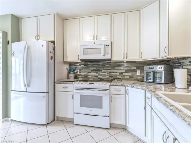 15452 Admiralty Cir 9, North Fort Myers, Florida 33917