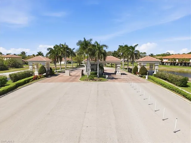 ENTRANCE GATED