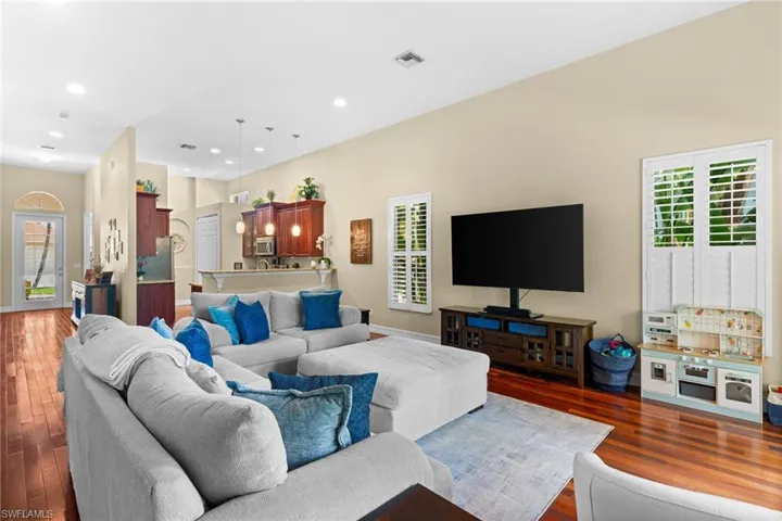 5019 Fairhaven Ln, Naples, Florida 34109