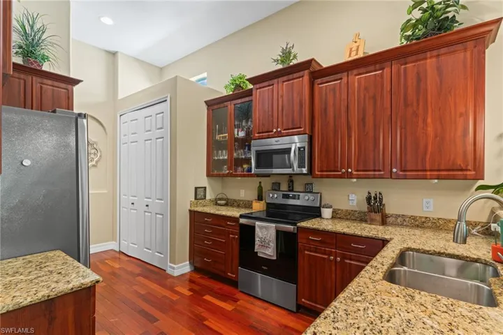 5019 Fairhaven Ln, Naples, Florida 34109