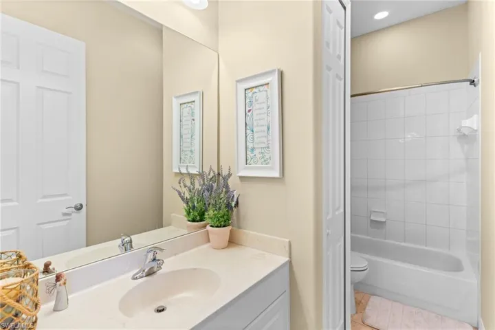5019 Fairhaven Ln, Naples, Florida 34109
