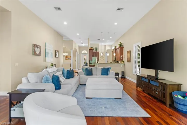 5019 Fairhaven Ln, Naples, Florida 34109