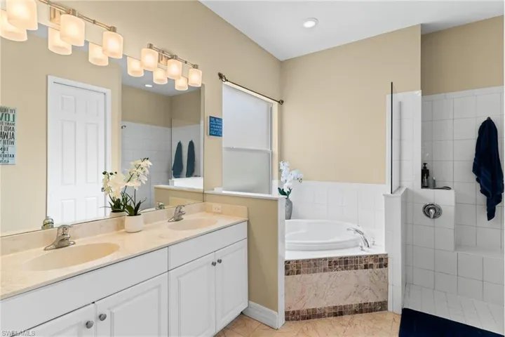 5019 Fairhaven Ln, Naples, Florida 34109