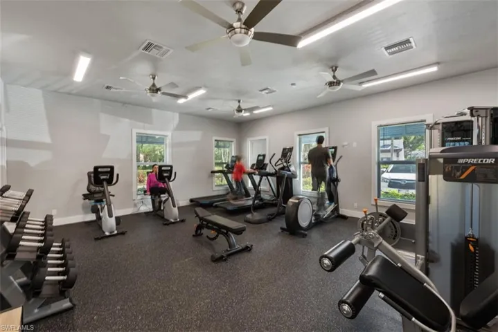 5019 Fairhaven Ln, Naples, Florida 34109