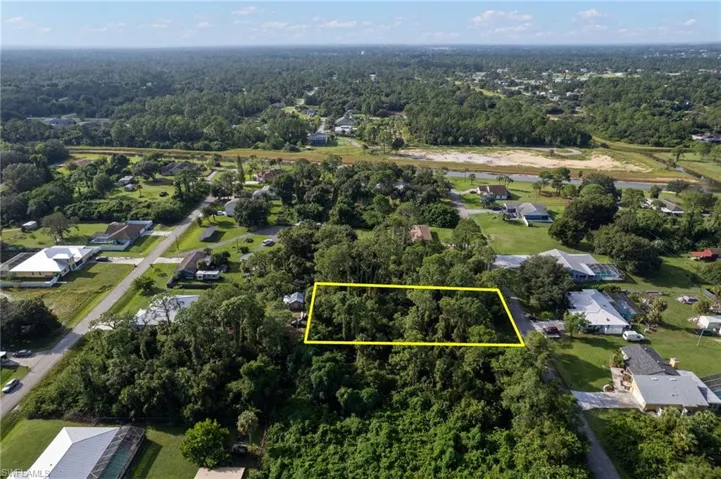 16 Robert Ave, Lehigh Acres Fl 33936