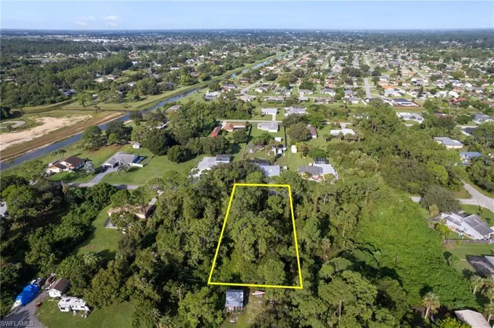 16 Robert Ave, Lehigh Acres Fl 33936