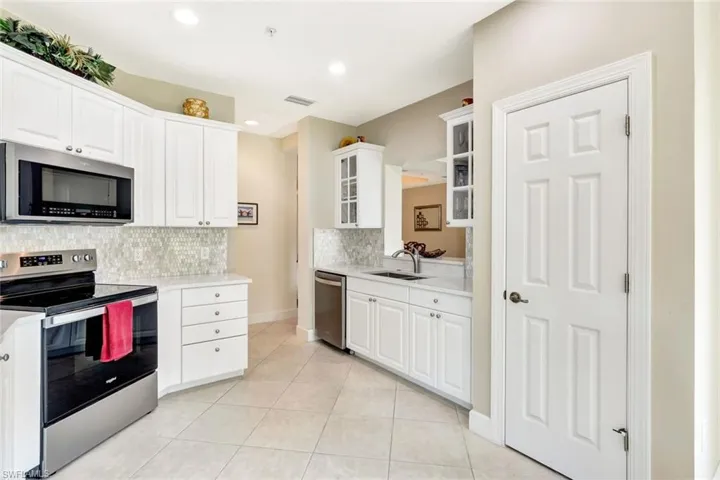 9193  Quartz  LN, Naples, FL 34120