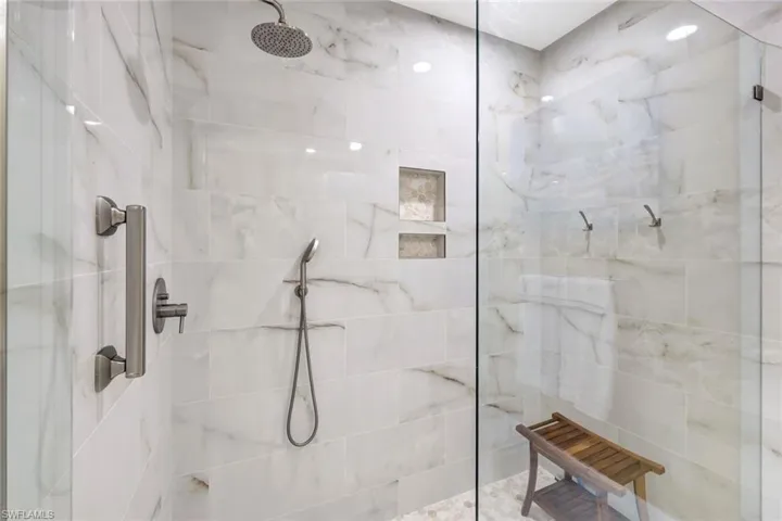 9193  Quartz  LN, Naples, FL 34120