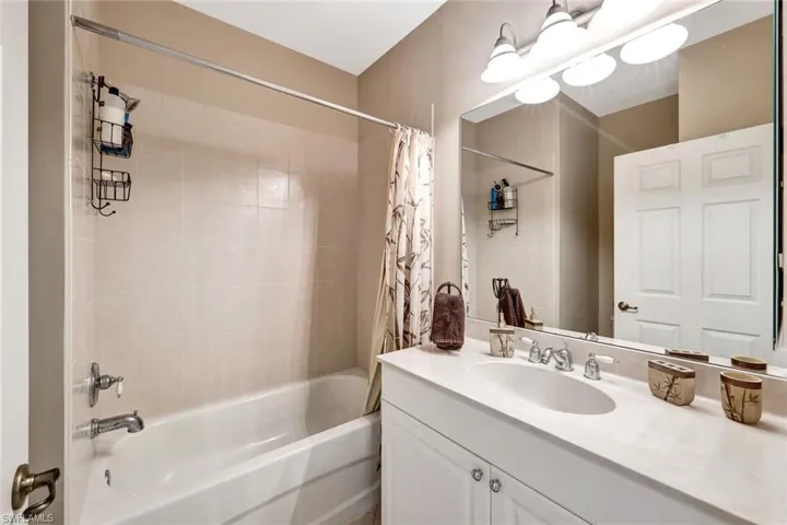 9193  Quartz  LN, Naples, FL 34120