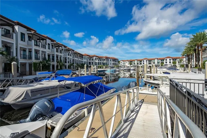 1015  Sandpiper  ST, Naples, FL 34102