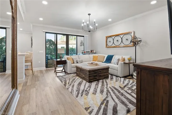 1015  Sandpiper  ST, Naples, FL 34102