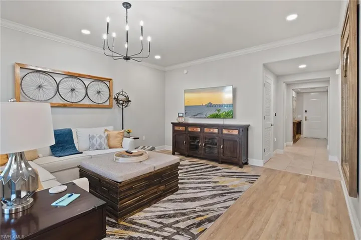 1015  Sandpiper  ST, Naples, FL 34102