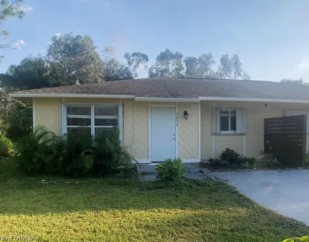 4234 Pine Drop Ln, North Fort Myers, Florida 33917