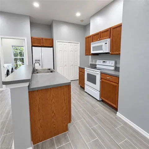 4914 Sw 27th Ave, Cape Coral, Florida 33914