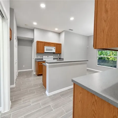 4914 Sw 27th Ave, Cape Coral, Florida 33914