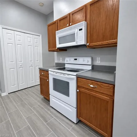 4914 Sw 27th Ave, Cape Coral, Florida 33914