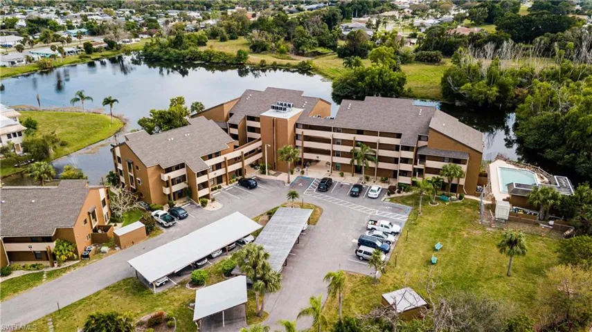 2067 W Lakeview  BLVD, North Fort Myers, FL 33903
