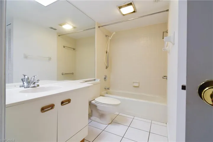 2067 W Lakeview  BLVD, North Fort Myers, FL 33903
