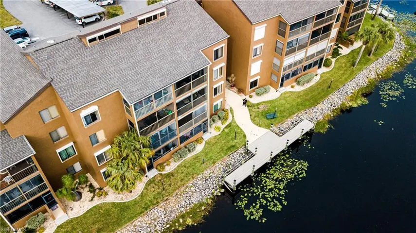 2067 W Lakeview  BLVD, North Fort Myers, FL 33903