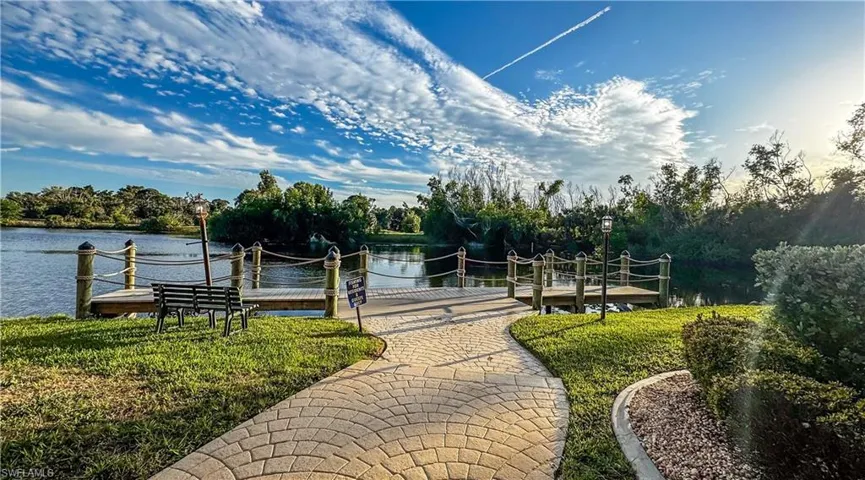 2067 W Lakeview  BLVD, North Fort Myers, FL 33903
