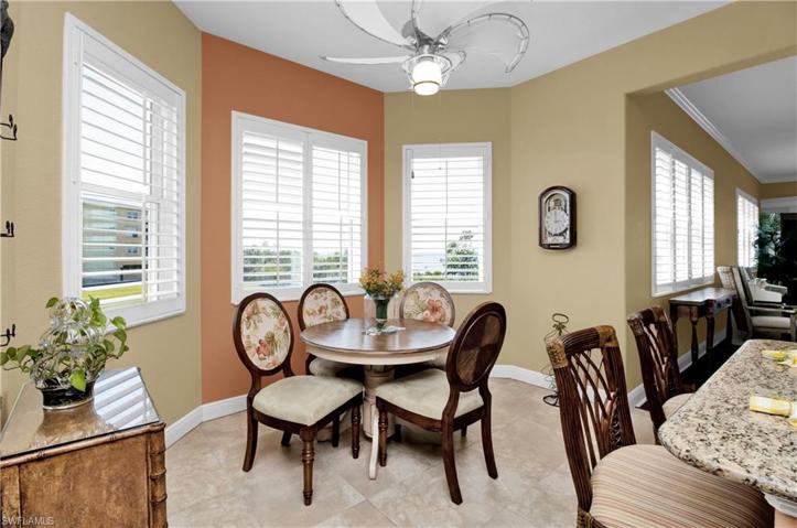 Spacious breakfast nook with bay window overlooking Harbor