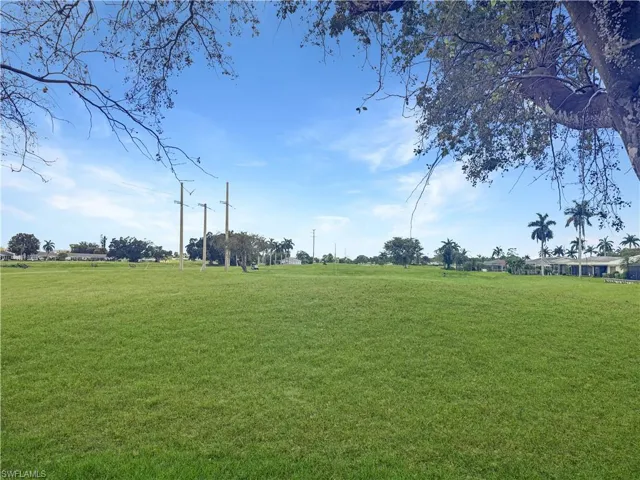 1398 Myerlee Country Club Blvd, Fort Myers, Florida 33919