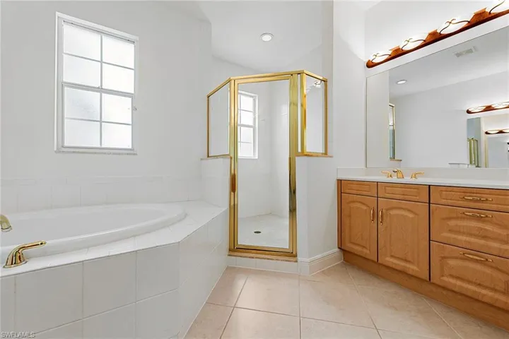 733  Regency Reserve  CIR, Naples, FL 34119