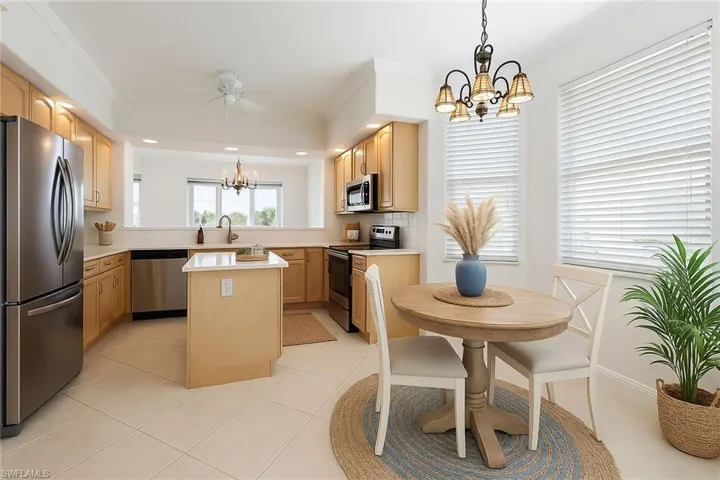 733  Regency Reserve  CIR, Naples, FL 34119
