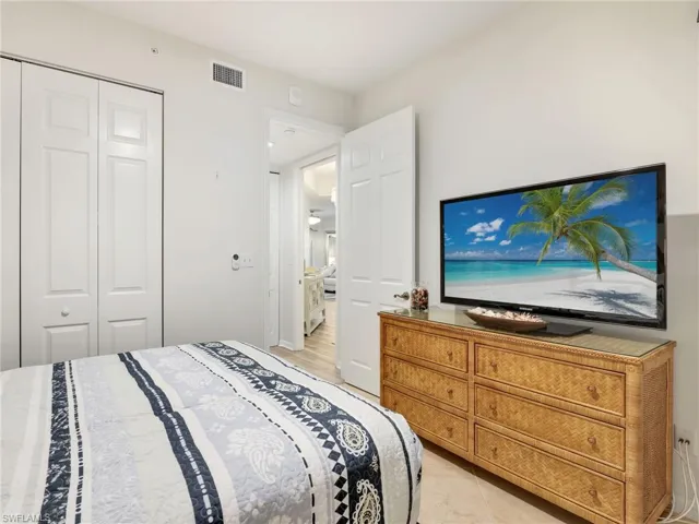 400 Flagship Dr 302, Naples, Florida 34108