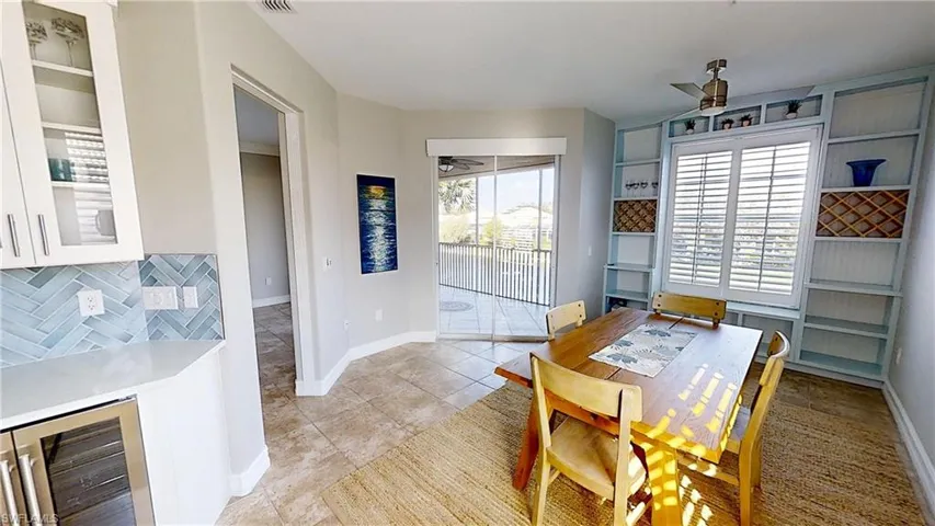 Large Eat-in Kitchen