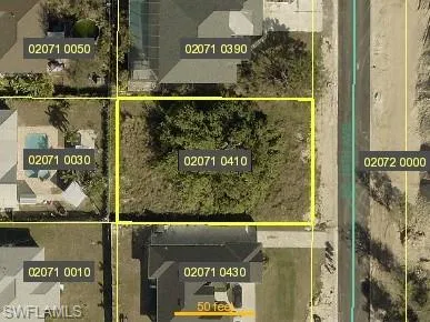 Aerial map of property and surrounding area featuring property boundaries highlighted