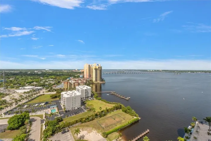 3000  Oasis Grand  BLVD, Fort Myers, FL 33916