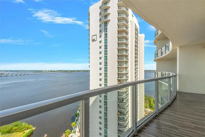 3000  Oasis Grand  BLVD, Fort Myers, FL 33916