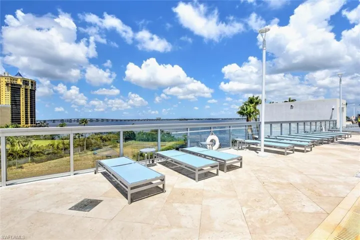3000  Oasis Grand  BLVD, Fort Myers, FL 33916
