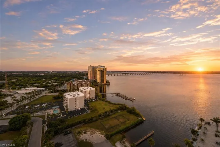 3000  Oasis Grand  BLVD, Fort Myers, FL 33916