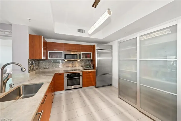 3000  Oasis Grand  BLVD, Fort Myers, FL 33916