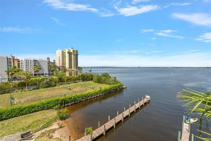 3000  Oasis Grand  BLVD, Fort Myers, FL 33916