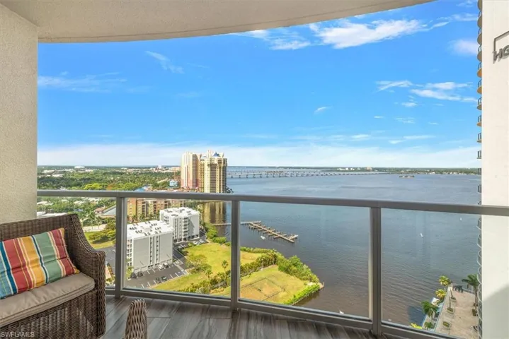 3000  Oasis Grand  BLVD, Fort Myers, FL 33916