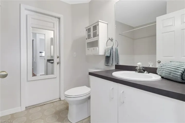 2915  47th NE AVE, Naples, FL 34120