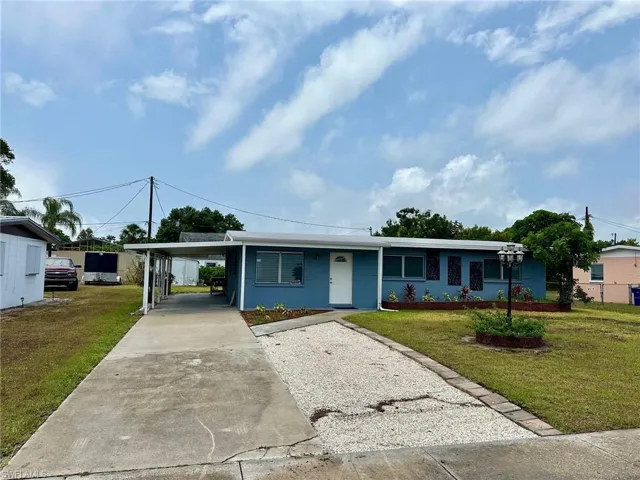 4871  Orange Grove  BLVD, North Fort Myers, FL 33903